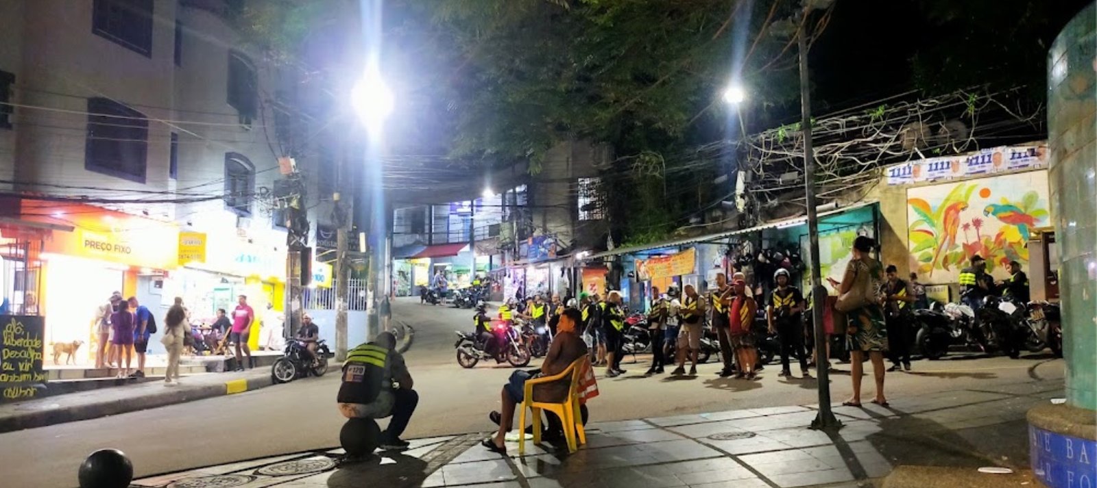 Moto taxi line from Praça do Vidigal